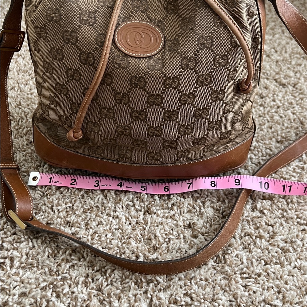 Gucci Brown GG Canvas Drawstring Shoulder Bag with Tan Leather Trim - Picture 7 of 16